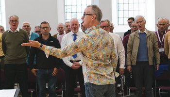 Stephen Doughty conducting